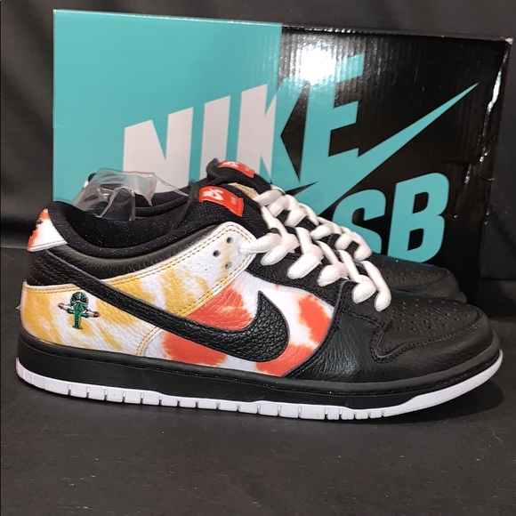 Nike SB Dunk Low Tie-Dye “Raygun” - Picture 3 of 7